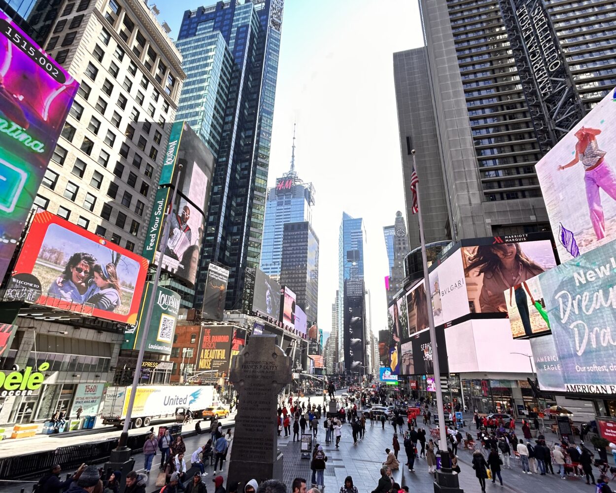 BIRTHDAY BILLBOARD PHOTOS